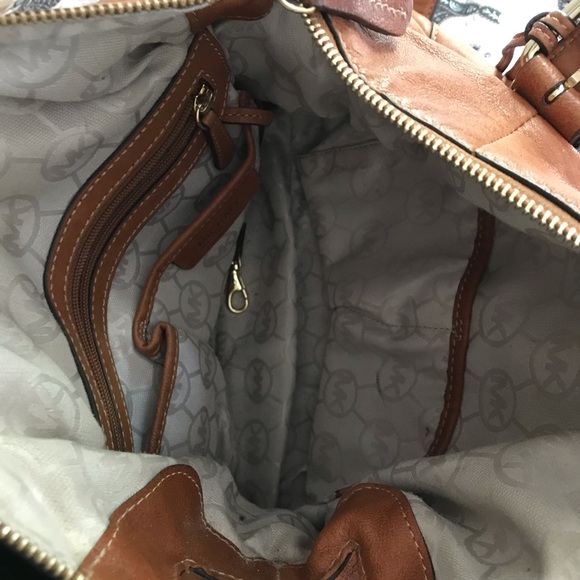 Michael Kors Tan Leather Over the Shoulder Bag - Picture 8 of 11